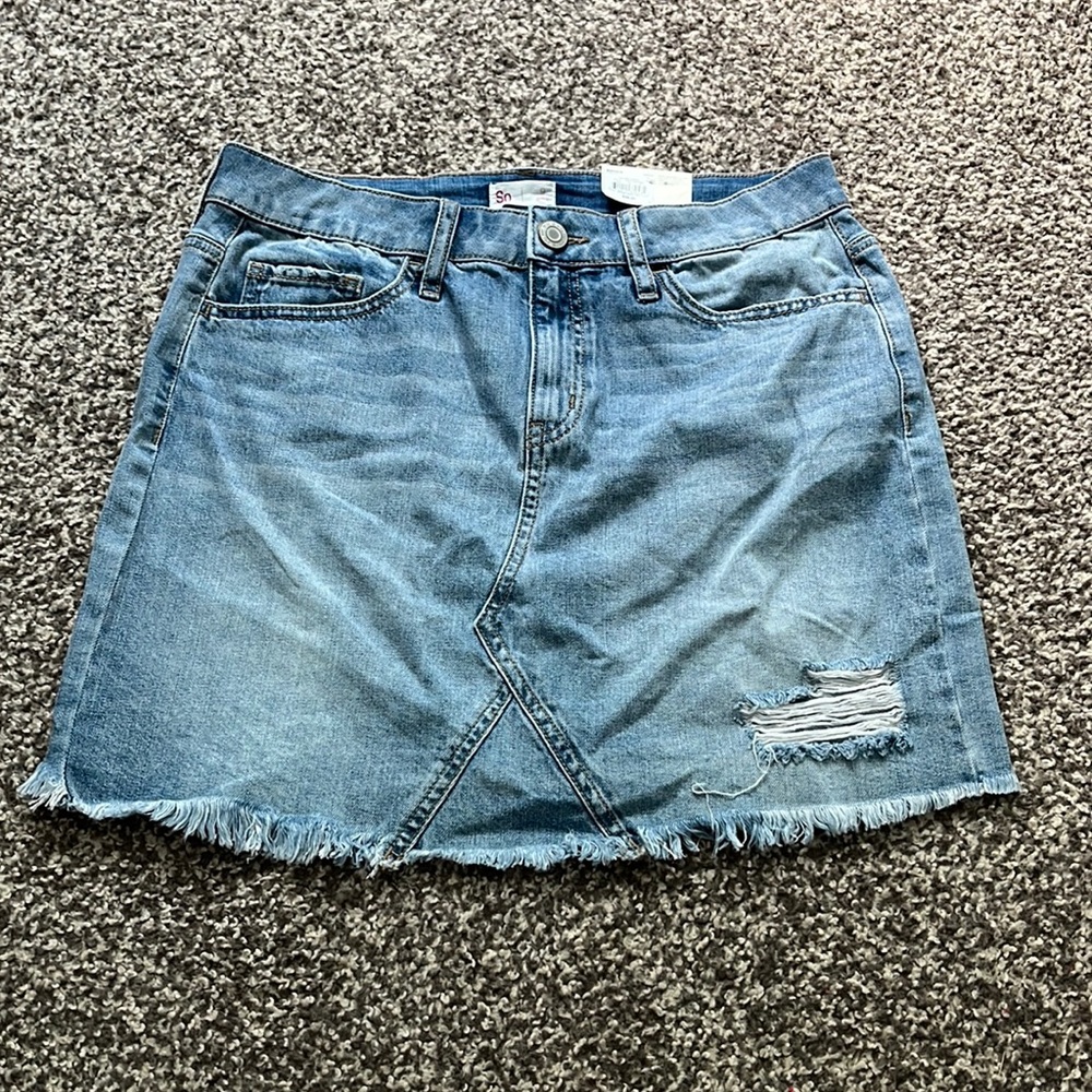 NWT medium wash jean skirt